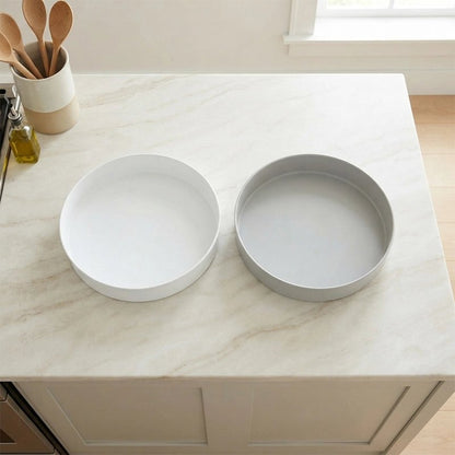 Plateau tournant​ couleur blanc et gris côte à côte