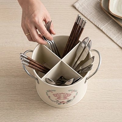 Porte couvert​ avec 4 différents séparateur 
